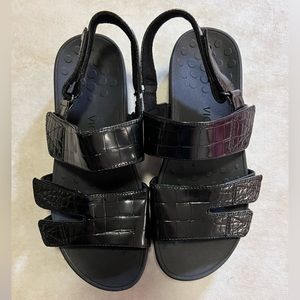Vionic Roma Wedge Heeled Sling Back Sandals Black Croc Women’s Sz 8.5